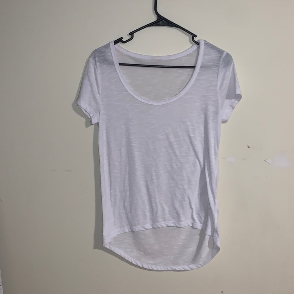 White tee
